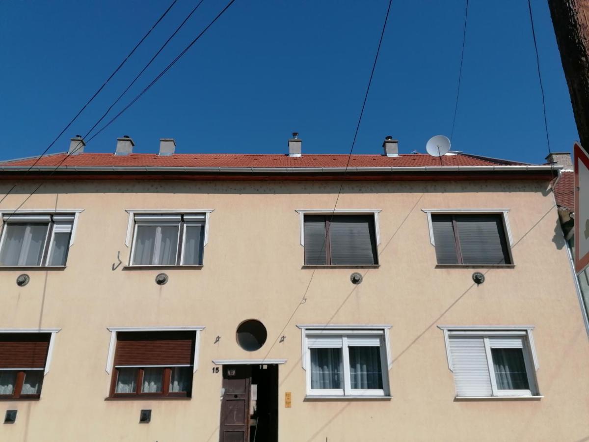 Szatmari Apartman Miskolc Exteriör bild